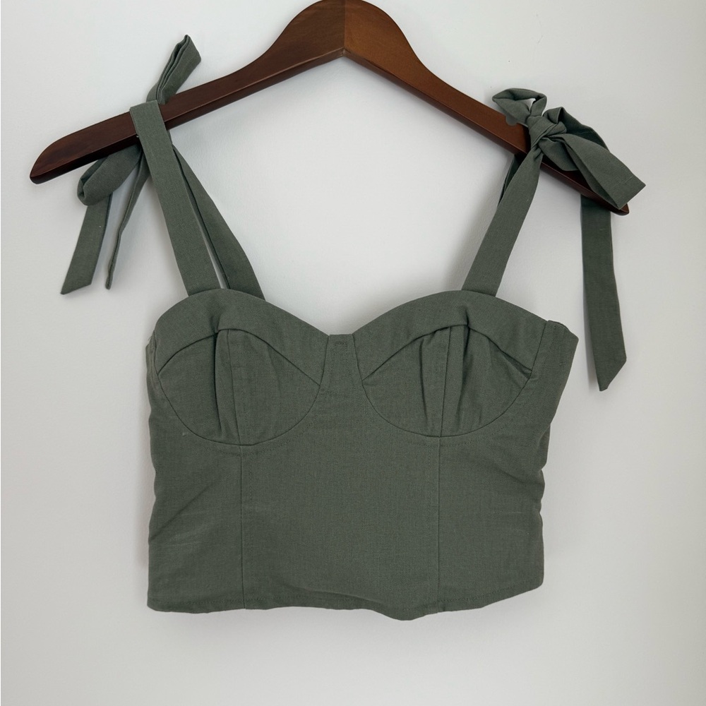 NWOT Light Green Cropped Tank Smocked with Tie Straps XS